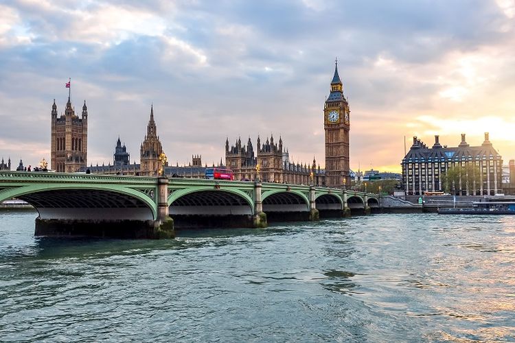 Produksi Listrik Energi Terbarukan Inggris Catat Rekor Tertinggi