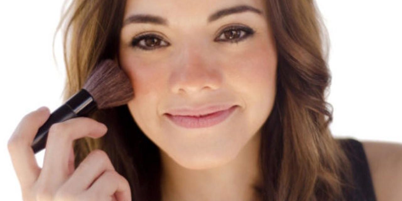 Cara Mengaplikasikan Blush On Agar Wajah Terlihat Natural