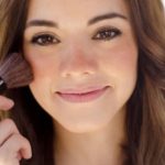 Cara Mengaplikasikan Blush On Agar Wajah Terlihat Natural