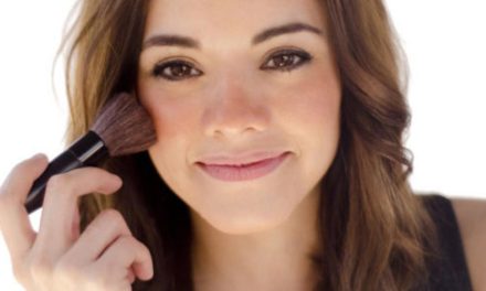 Cara Mengaplikasikan Blush On Agar Wajah Terlihat Natural