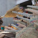 Potensi Usaha Kerajinan Sapu Ijuk Bagi Masyarakat Lokal