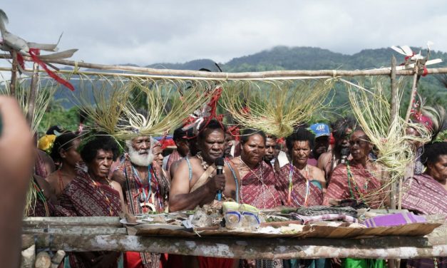 Suku Papua Dan Upacara Adat: Warisan Yang Tetap Terjaga