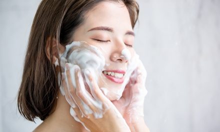 Manfaat Double Cleansing Bagi Kesehatan Kulit Wajah