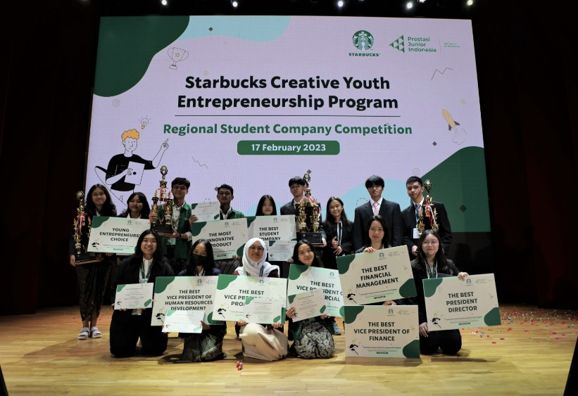 Starbucks Menjadi Tempat Favorit Anak Muda