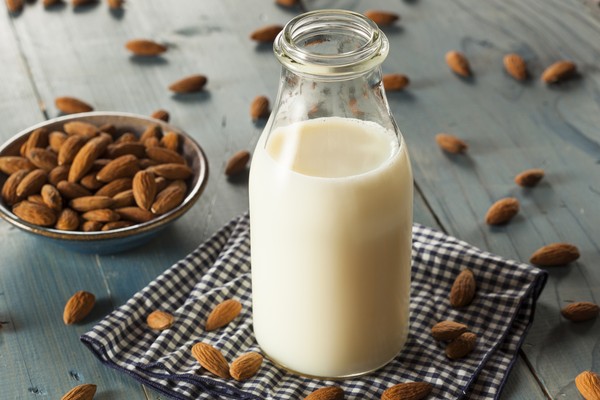 Manfaat Minum Susu Almond Bagi Kesehatan Tubuh Dan Jantung