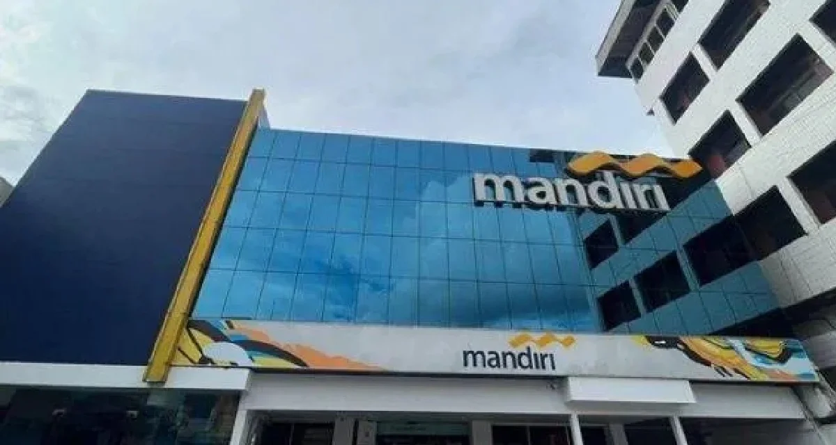 Mandiri Bekukan Uang Pendemo, Isu Dan Proses Perbankan