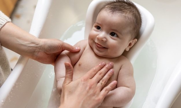 Cara Merawat Kulit Bayi Yang Sensitif Tetap Bersih Dan Terjaga