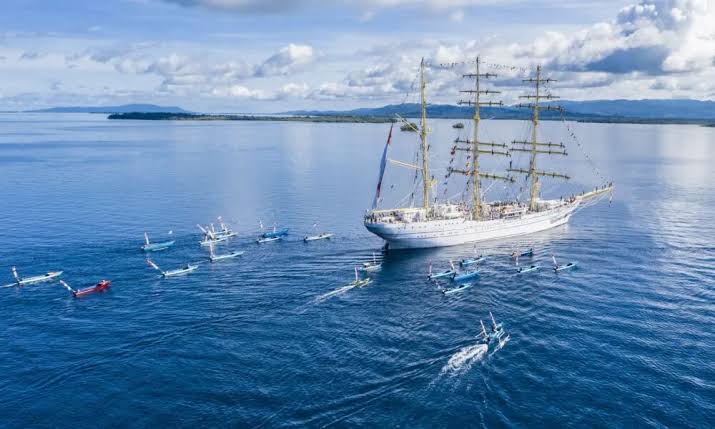 Industri Pariwisata: Peluang Ekonomi Dan Penting Menjaga Laut
