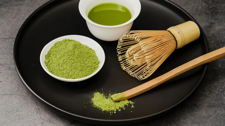 Mengenal Asal Usul Matcha, Dan Cara Menikmati Teh Hijau Bubuk